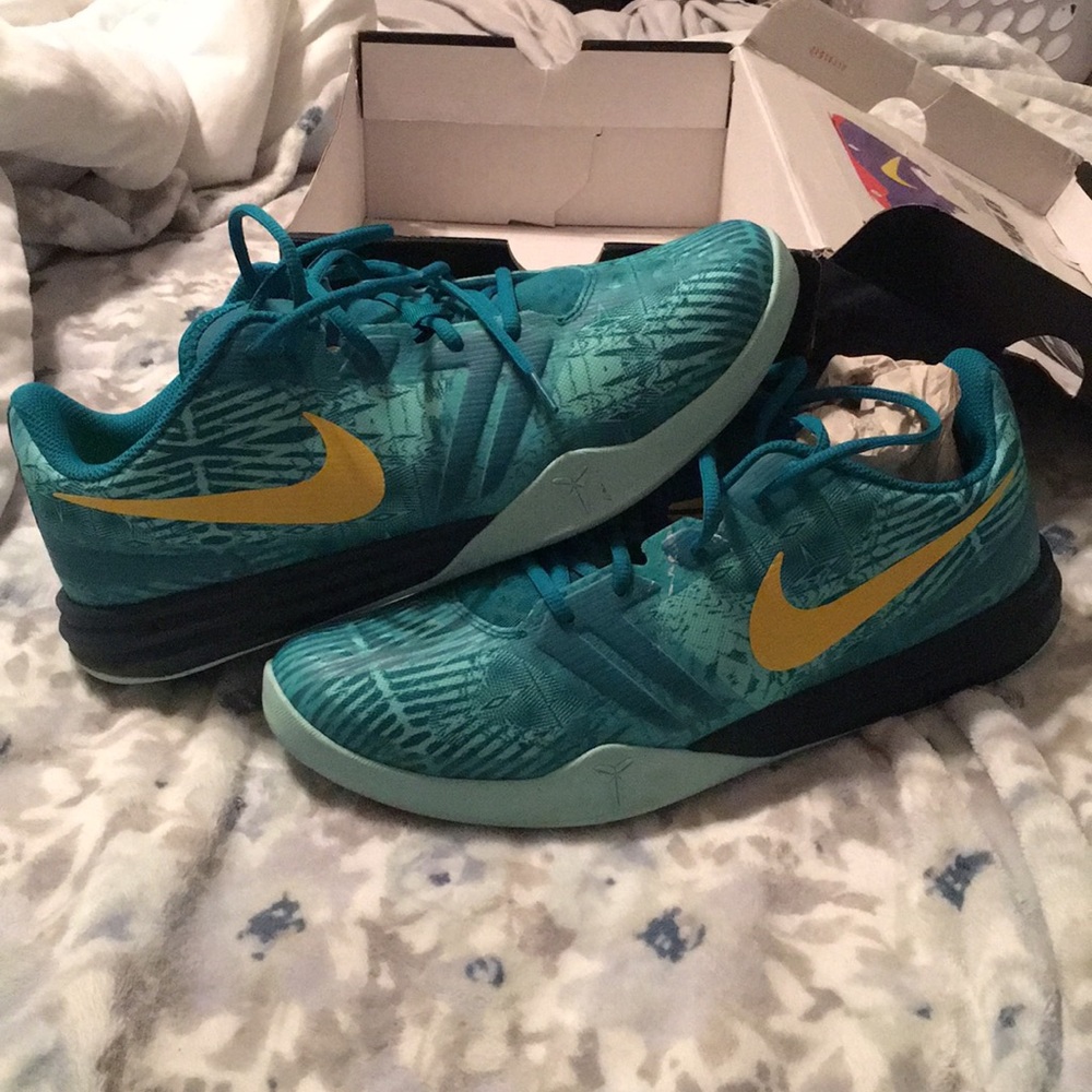 Nike Tennis shoes